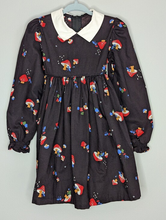Other - Vintage toddler mushroom print dress